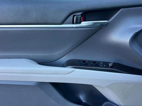 Certified 2022 Toyota Camry SE image 12