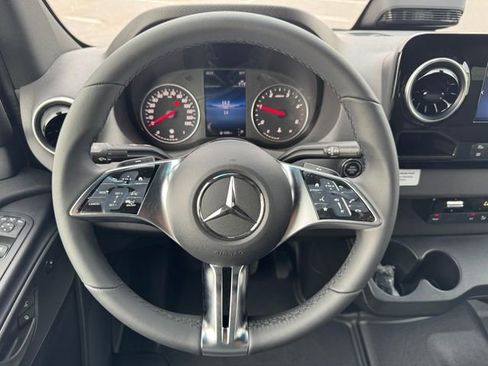 New 2025 Mercedes-Benz Sprinter 2500 image 23