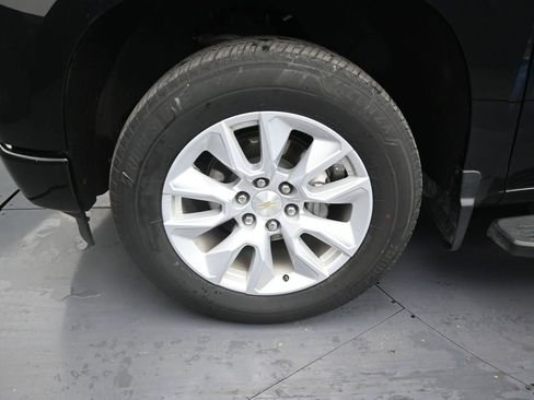 Used 2023 Chevrolet Silverado 1500 Custom image 9