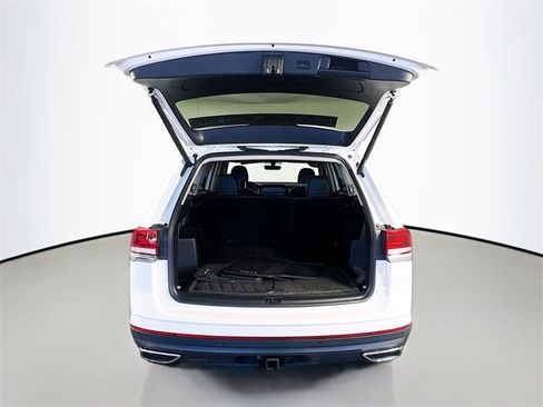 Used 2023 Volkswagen Atlas SE image 28