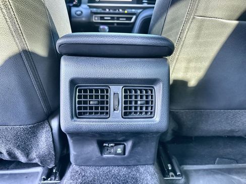 Used 2025 Toyota Camry SE image 20