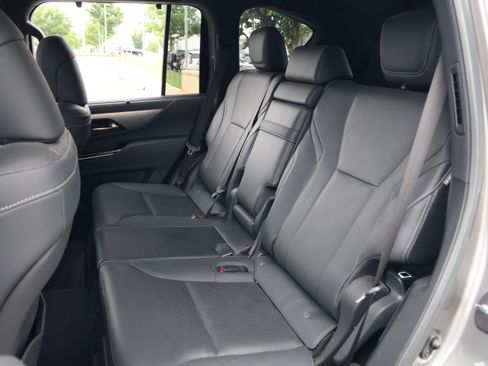 Used 2023 Lexus LX 600 F Sport w/ Accessory Package (Z1) AWD/4WD image 35