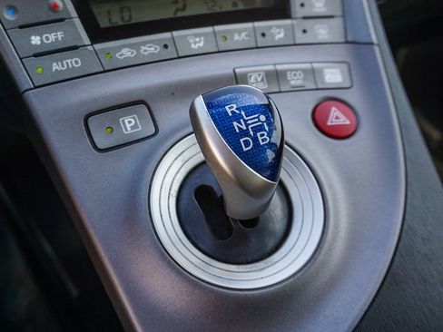 Used 2015 Toyota Prius Two image 22