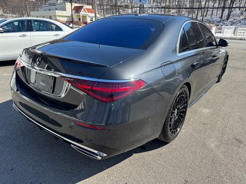 Used 2022 Mercedes-Benz S 580 4MATIC Sedan w/ AMG Line Package image 5