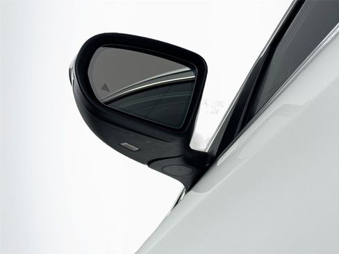 Used 2021 Mercedes-Benz GLC 300 image 5