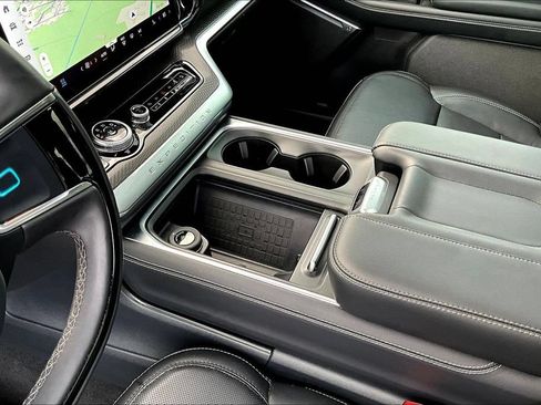 Certified 2025 Ford Expedition Max Platinum w/ Stealth Performance Package AWD/4WD image 20