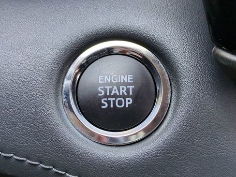 Used 2023 Toyota Highlander XLE FWD image 27