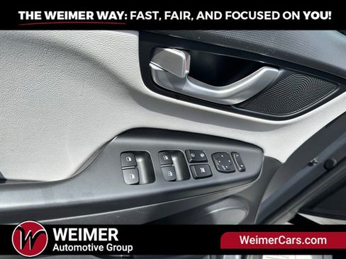 Used 2023 Hyundai Kona Limited AWD/4WD image 9