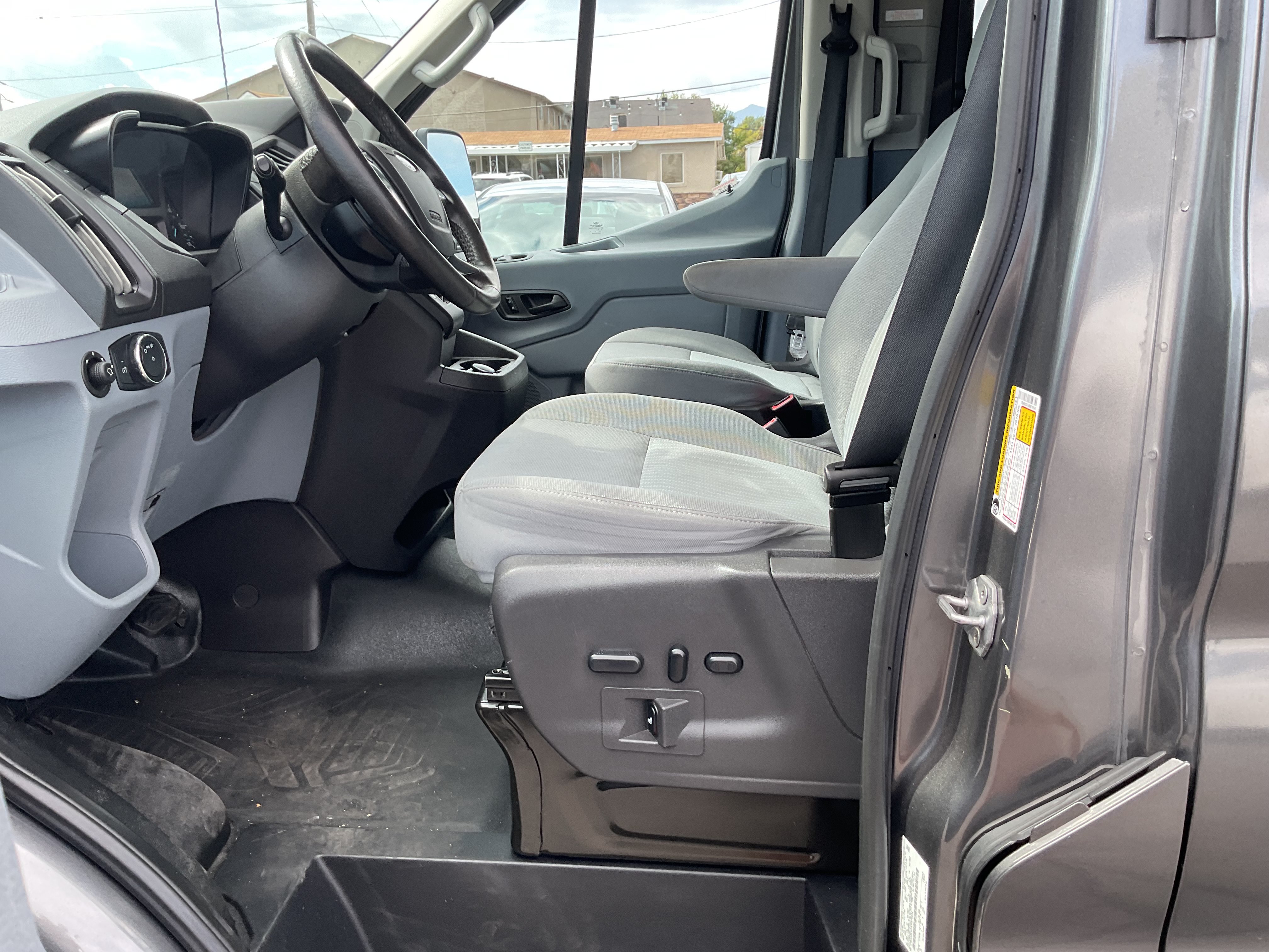 Used 2019 Ford Transit 350 XL RWD image 17