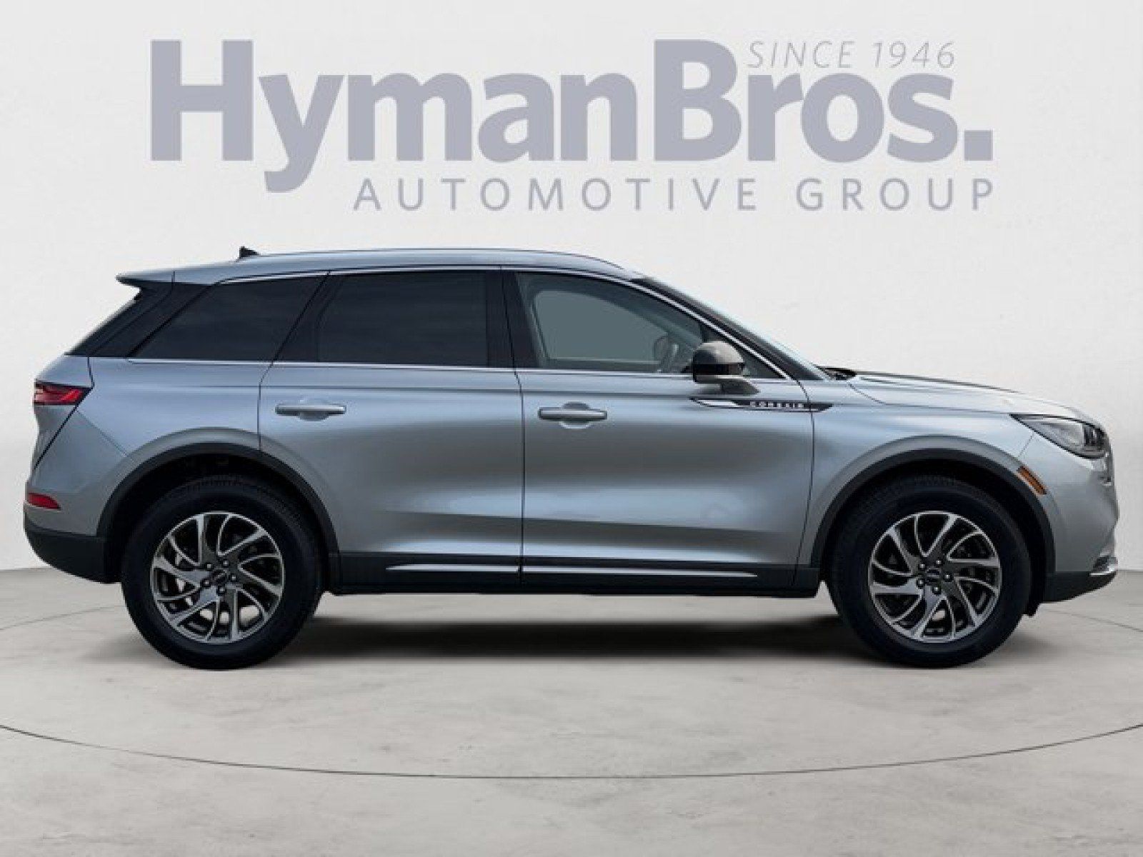 Used 2022 Lincoln Corsair AWD w/ Equipment Group 101A image 2