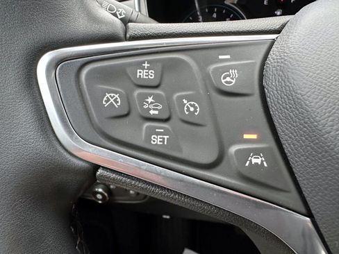 Used 2023 Chevrolet Equinox Premier AWD/4WD image 18