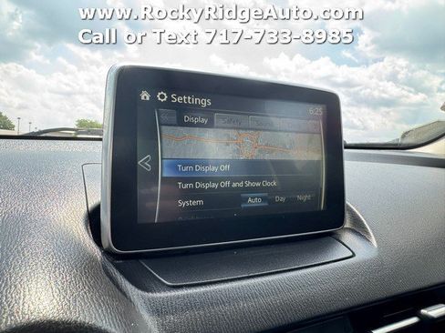 Used 2017 Toyota Yaris iA FWD image 19