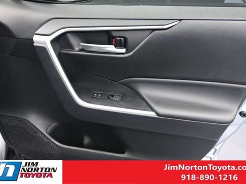 Used 2024 Toyota RAV4 SE AWD/4WD image 28