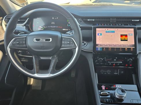 Used 2023 Jeep Grand Cherokee 4WD 4xe image 18