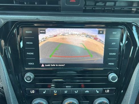 Used 2022 Volkswagen Passat 2.0T R-Line FWD image 11