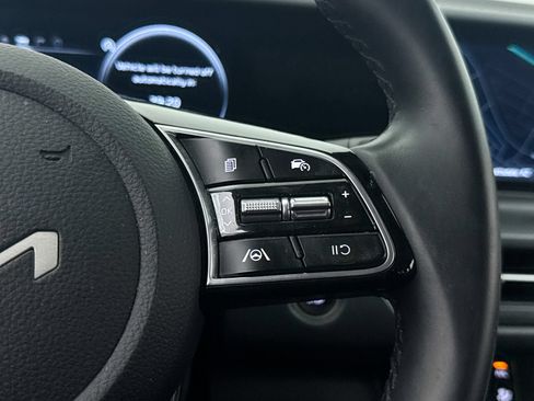 Certified 2024 Kia Seltos EX FWD image 33