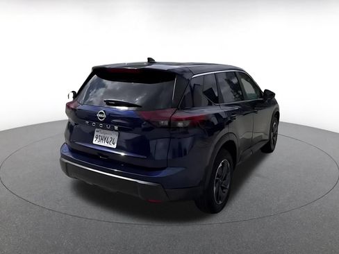 Used 2025 Nissan Rogue SV FWD image 11