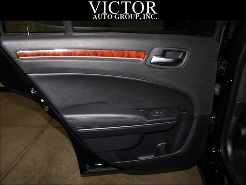 Used 2012 Chrysler 300 Limited RWD image 27