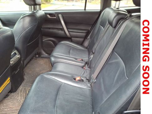 Used 2010 Toyota Highlander SE image 11