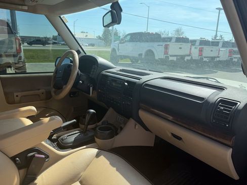 Used 2004 Land Rover Discovery SE image 12