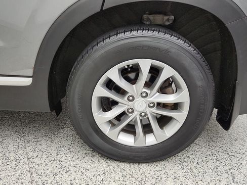 Used 2020 Hyundai Santa Fe SE FWD image 9