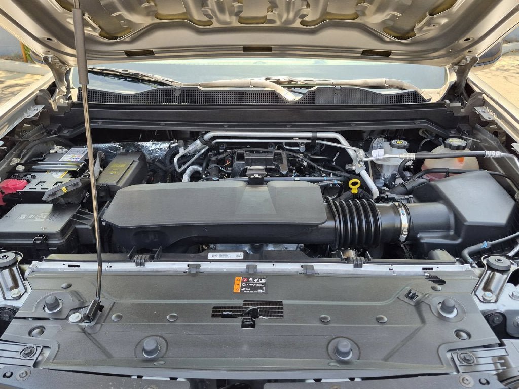 Used 2024 Chevrolet Colorado W/T RWD image 31