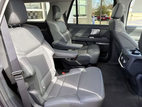 New 2026 Ford Expedition Active image 22