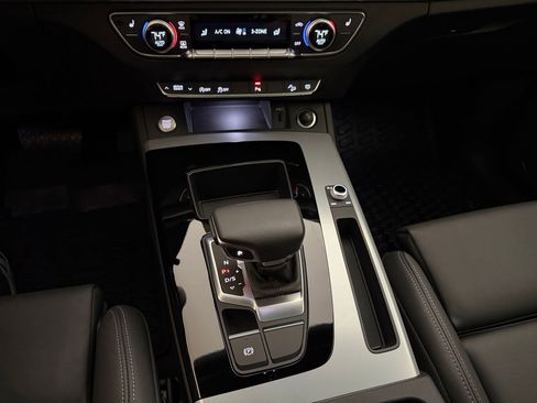 Certified 2025 Audi Q5 2.0T Premium w/ Convenience Plus Package AWD/4WD image 18