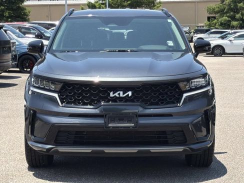 Used 2023 Kia Sorento S FWD image 2