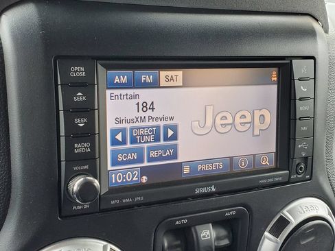 Used 2015 Jeep Wrangler Unlimited Sahara w/ Dual Top Group AWD/4WD image 19
