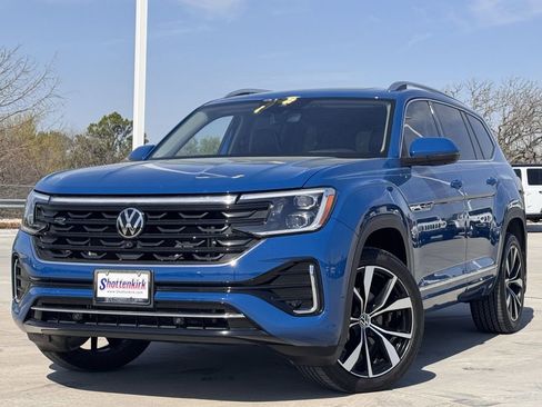 Used 2025 Volkswagen Atlas SEL Premium R-Line AWD/4WD image 2