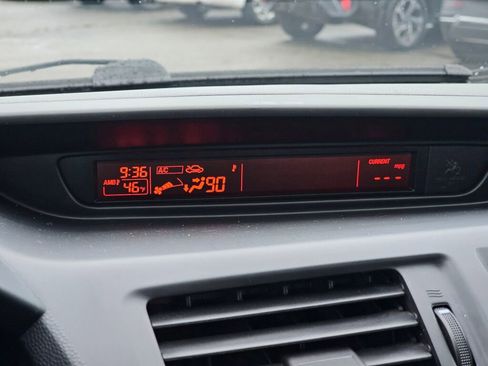 Used 2014 MAZDA MAZDA5 Grand Touring image 22