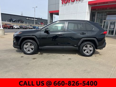 Used 2025 Toyota RAV4 XLE image 17