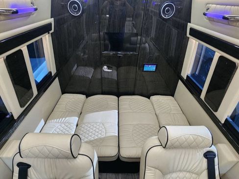 Used 2023 Mercedes-Benz Sprinter 3500 image 16