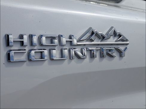 Used 2025 Chevrolet Silverado 3500 High Country w/ Technology Package AWD/4WD image 12