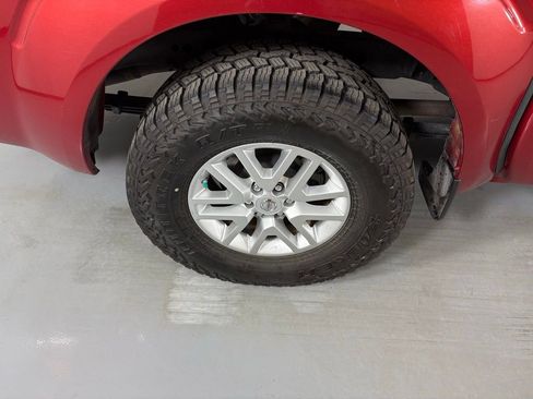 Used 2014 Nissan Frontier SV image 11