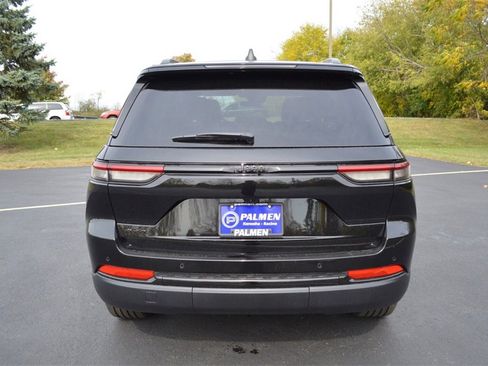 New 2025 Jeep Grand Cherokee Altitude image 6