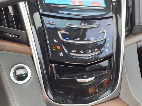 Used 2019 Cadillac Escalade Premium Luxury image 20