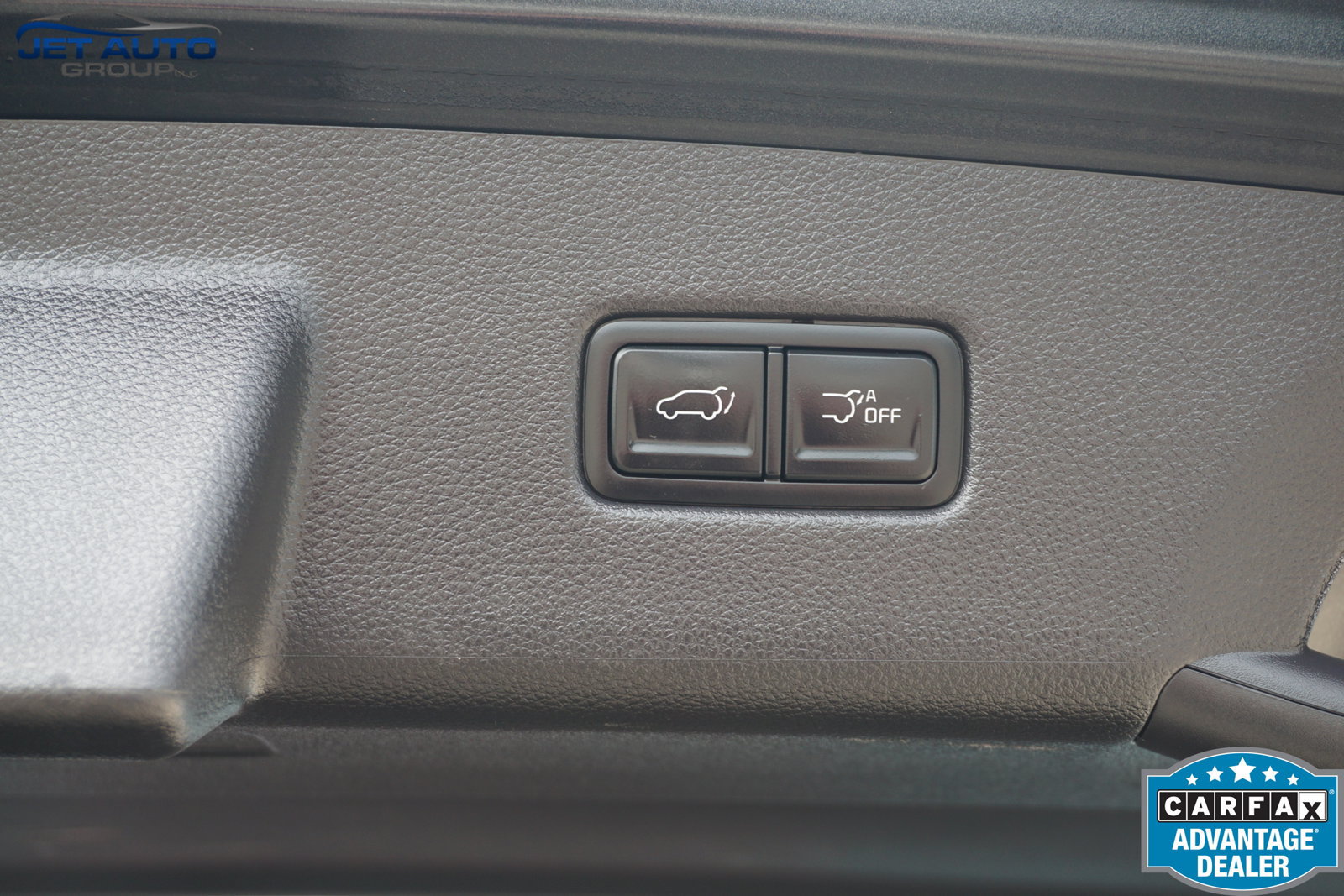 Used 2023 Kia Carnival EX FWD image 17