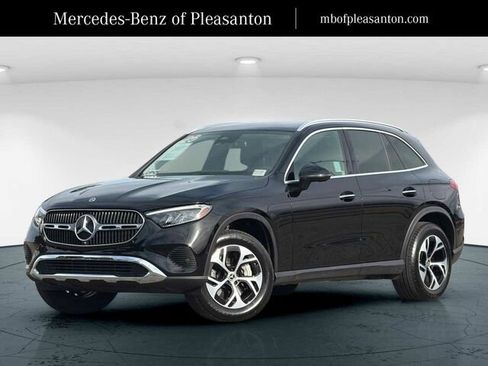 Used 2025 Mercedes-Benz GLC 350e 4MATIC image 1