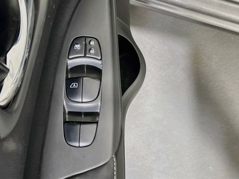 Used 2019 Nissan Sentra S FWD image 17