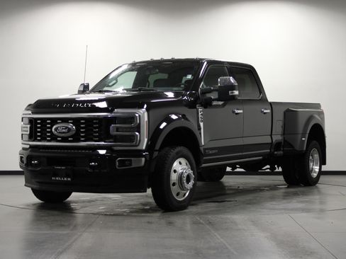 Used 2024 Ford F450 Platinum w/ Snow Plow Prep Package image 8