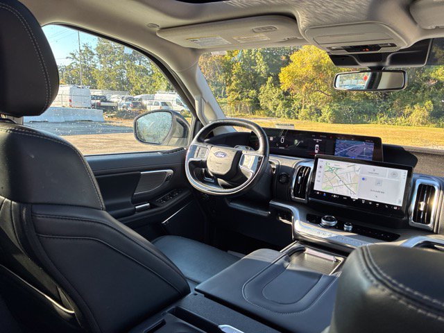 Used 2025 Ford Expedition Max Platinum AWD/4WD image 24