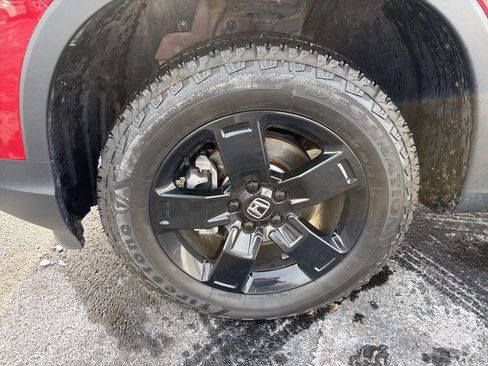 Certified 2025 Honda Ridgeline Black Edition image 10