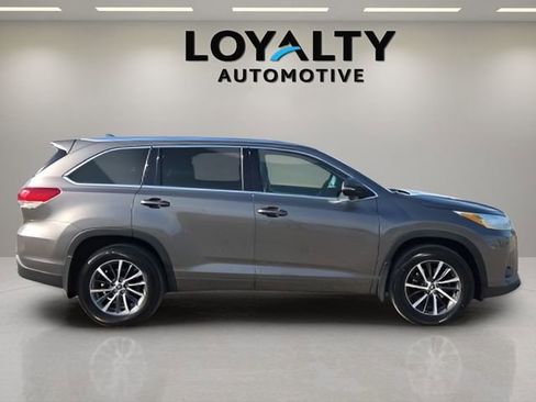Used 2018 Toyota Highlander XLE image 6