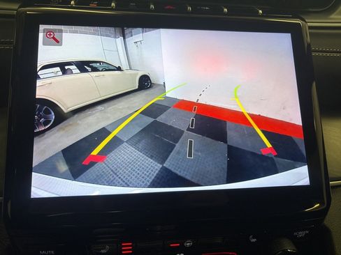 Used 2024 Jeep Grand Cherokee Limited image 25