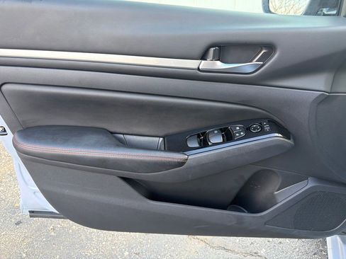 Used 2025 Nissan Altima 2.5 SR image 15