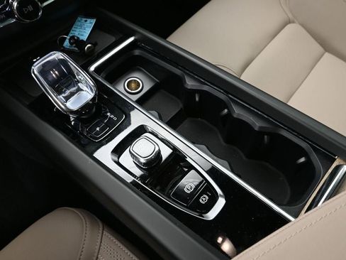 New 2026 Volvo XC60 B5 Core image 19
