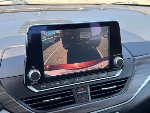 Used 2025 Nissan Altima 2.5 SV FWD image 20