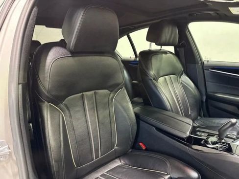 Used 2020 BMW M550i xDrive image 18